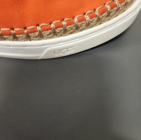 UGG Caleel Leather Orange Slip-On Mules Sz 6.5 - Picture 8 of 10